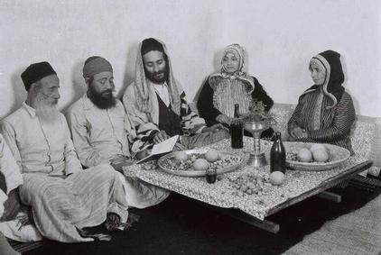 Lectures des psaumes dans une famille yéménite le shabbat après midi - février 1947